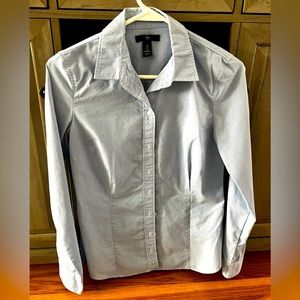 Gap size XS blue / white striped cotton poly spandex fitted button down like new